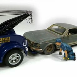 Tow Truck Driver Scott Figure, Blue - American Diorama Figurine 23905AD - 1/24 Scale