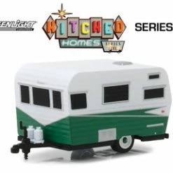 1958 Siesta Travel Trailer, Green With White - Greenlight 34050A/48 - 1/64 Scale Diecast Car