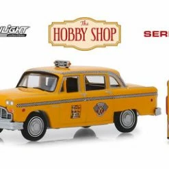 1978 Checker Motors Marathon A11 Taxi W/Gas Pump, Yellow - Greenlight 97070E, 1/64 Diecast Car